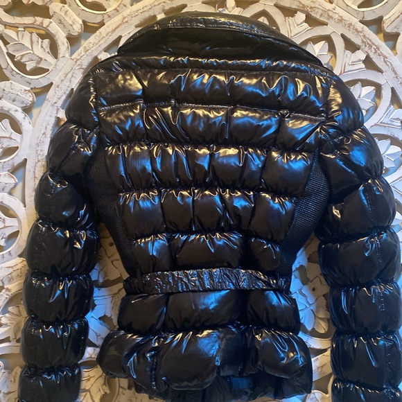 Burberry puffer worn once - Picture 7 of 13